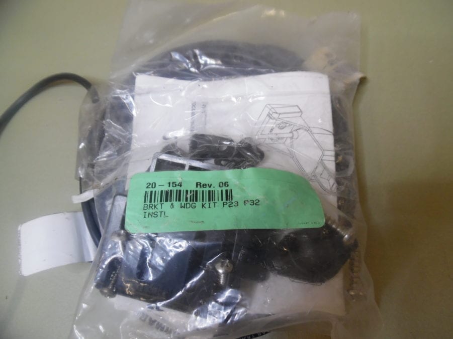 Airmar 31-308-1-01 Transom Mount Depth Transducer w/ Bracket - Image 7