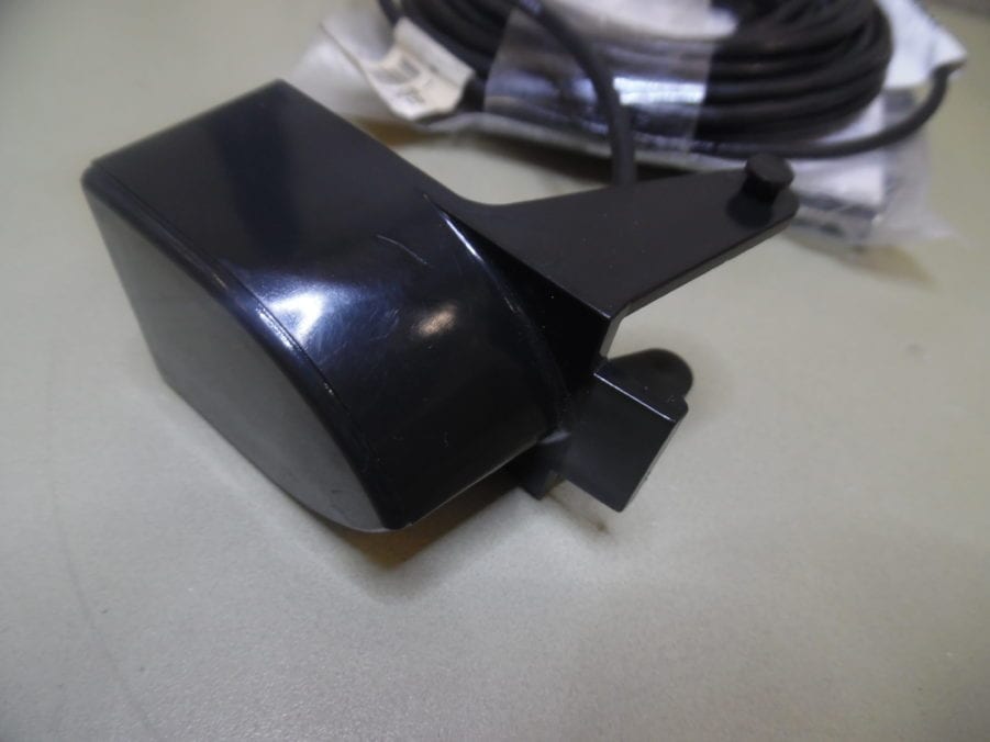 Airmar 31-308-1-01 Transom Mount Depth Transducer w/ Bracket - Image 9