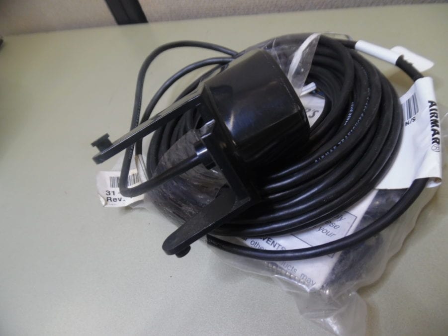 Airmar 31-308-1-01 Transom Mount Depth Transducer w/ Bracket - Image 2