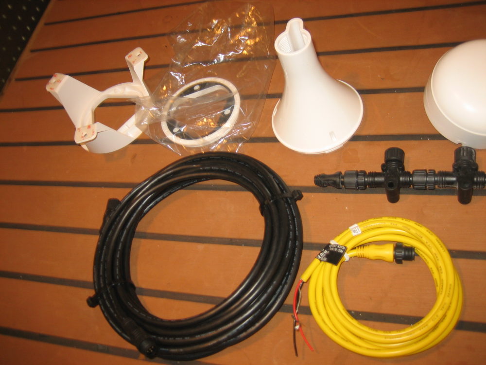 Garmin GPS17X NMEA2000 GPS Antenna w/3 Mounts + Complete NMEA2000 Kit