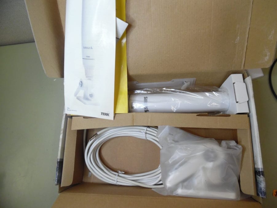 Sirius SIR5 Terk Satellite Radio Antenna w/ Mount