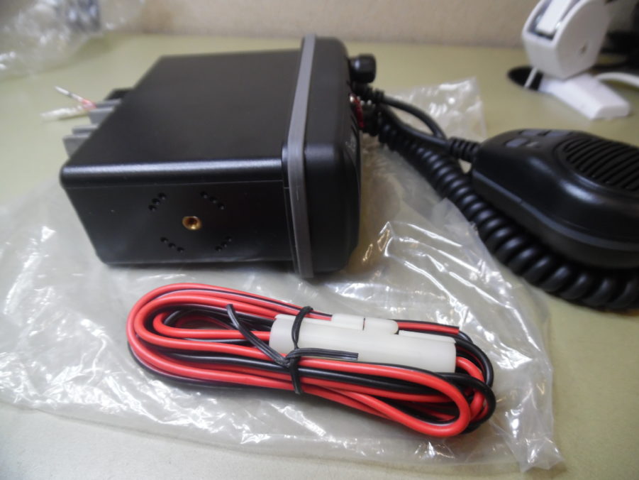 Icom IC-M402 Marine VHF Radio Transceiver w/ Microphone and Power Cable - Image 5