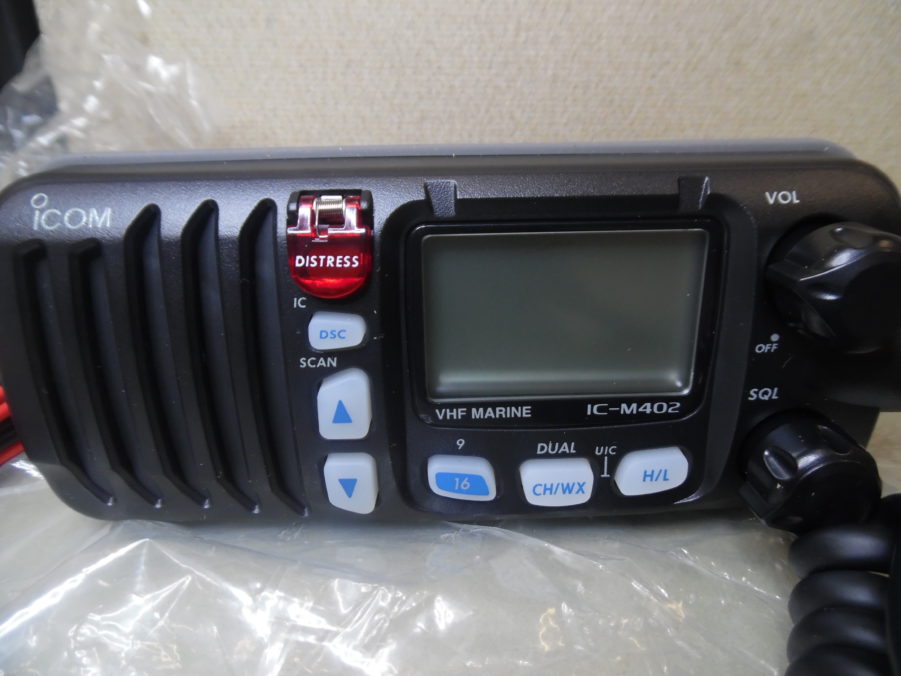 Icom IC-M402 Marine VHF Radio Transceiver w/ Microphone and Power Cable - Image 4