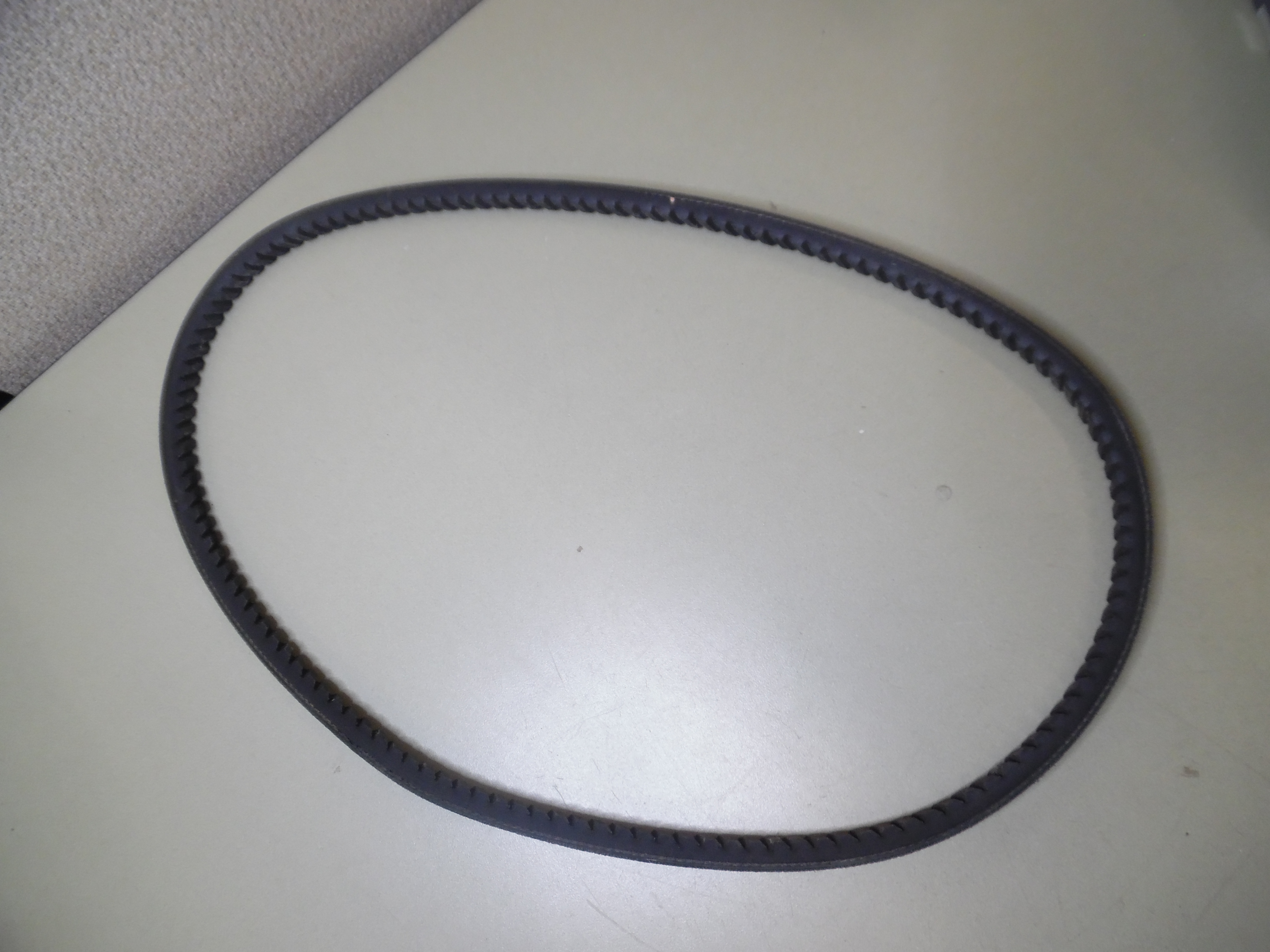 Goodyear Gatorback 15361 V-Belt OEM 11AV0900 - FREE US