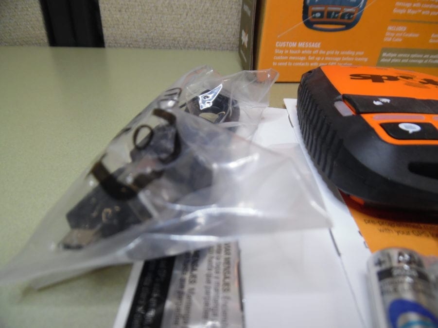 SPOT Gen3 Handheld Outdoors Satellite GPS Messenger - FRE US SHIP - Image 4