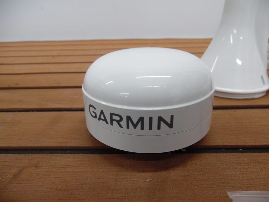 Garmin GPS17X NMEA2000 GPS Antenna Kit Great Condition 90 Day