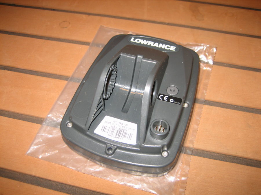 Lowrance X-4 Fishfinder Sounder Display - Image 4