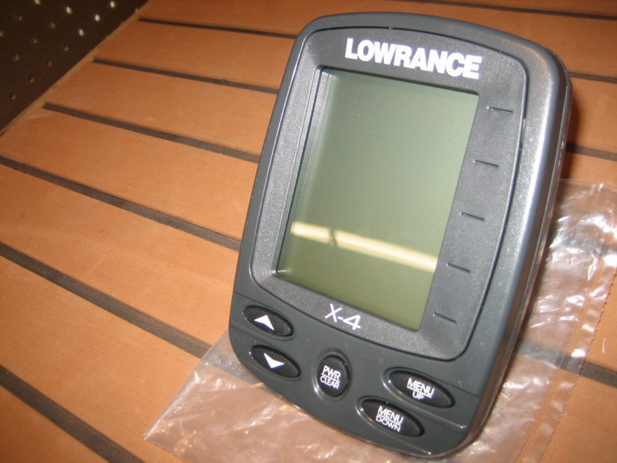 Lowrance X-4 Fishfinder Sounder Display