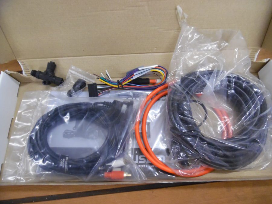 FUSION MSBB300R MARINE BLACK BOX STEREO w/ WIRED REMOTE BLUETOOTH USB