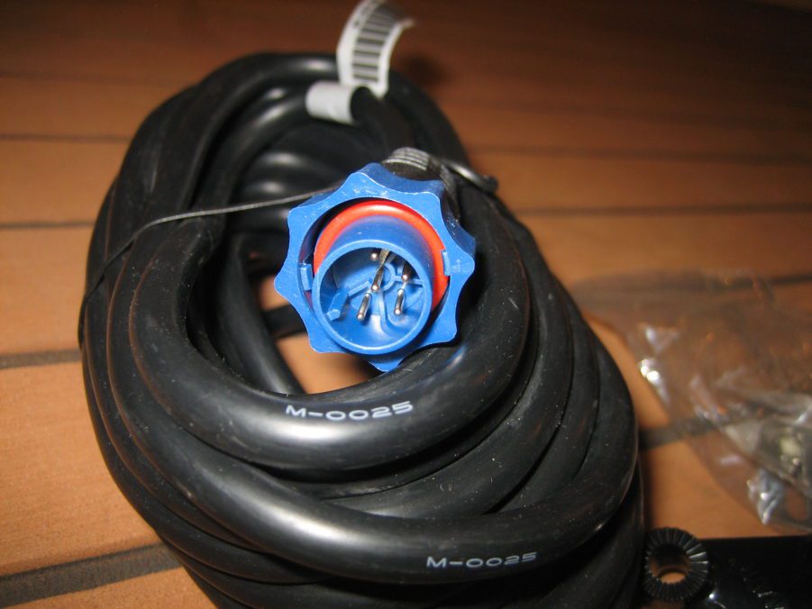 Lowrance HSTWSBL Wide Angle 200KHZ Transom Mount Transducer NEW