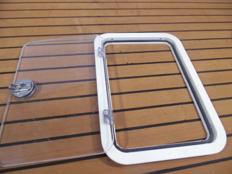 Marine 13" x 18" Flush Clear Hatch/Door White - Image 4