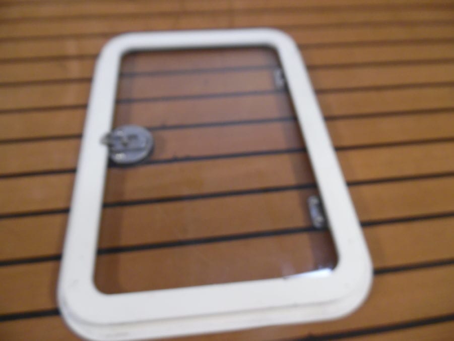 Marine 13" x 18" Flush Clear Hatch/Door White - Image 2