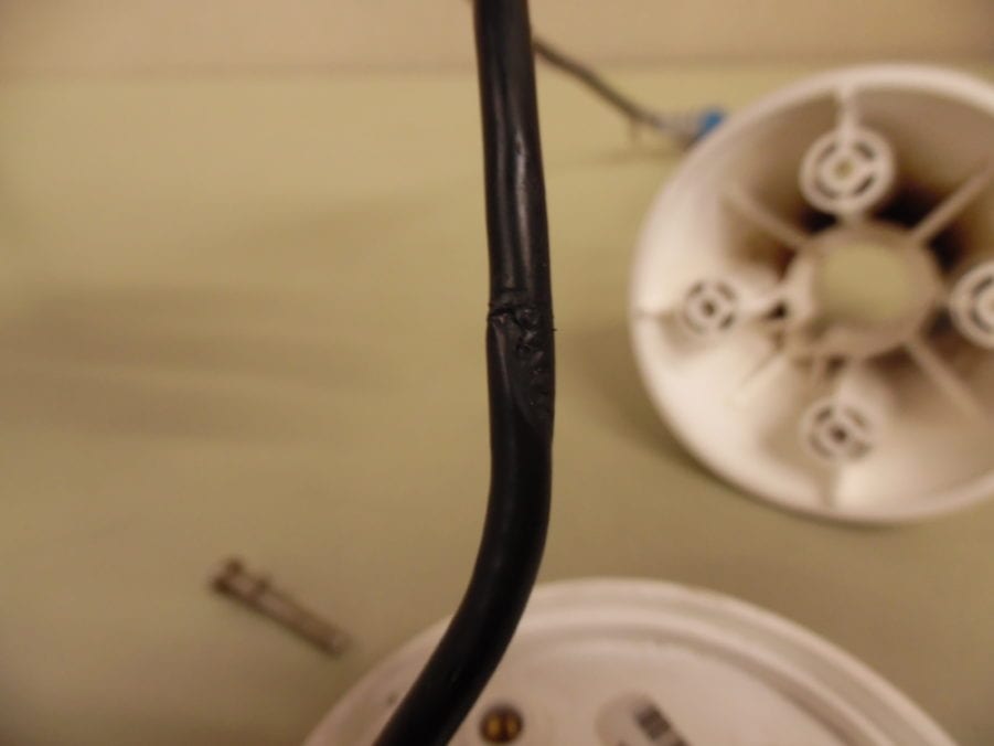 Lowrance LGC-2000 NMEA2000 GPS Antenna + Pole Base - Tested Working - Image 8