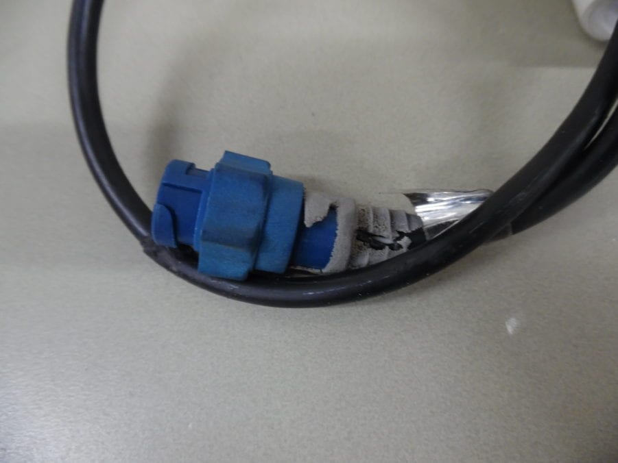 Lowrance LGC-2000 NMEA2000 GPS Antenna + Pole Base - Tested Working - Image 13