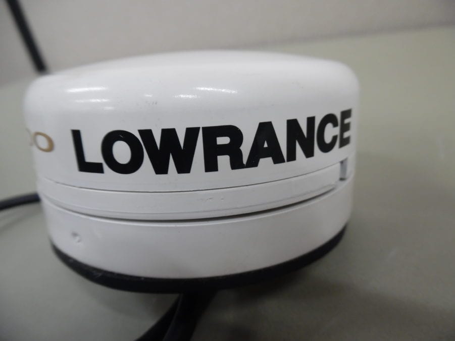 Lowrance LGC-3000 NMEA2000 GPS Antenna w/ Twist Lock Base - Good Cond Tested - Image 6