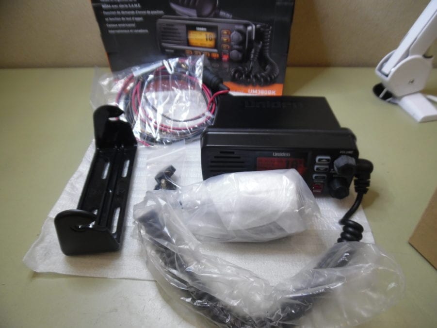 Uniden UM380 VHF Marine Radio Transceiver w/ Microphone and Bracket