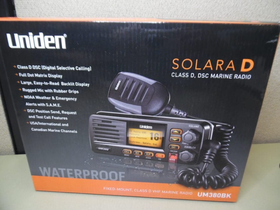 Uniden UM380 VHF Marine Radio Transceiver w/ Microphone and Bracket