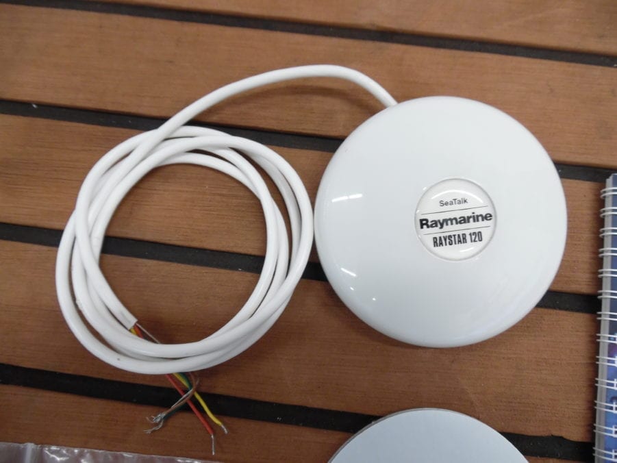 Raymarine Raystar 120 - E32025 - GPS Antenna Sensor w/ 4' Cable - Good Cond - Image 8