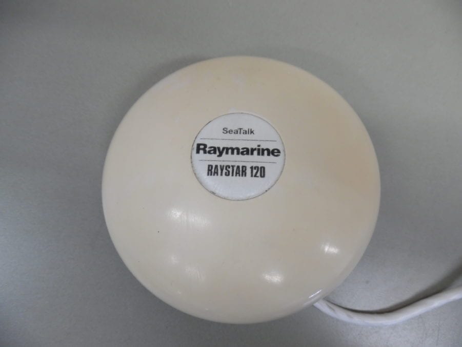 Raymarine Raystar 120 - E32025 - GPS Antenna Sensor w/ Short Cable - Good Cond - Image 5