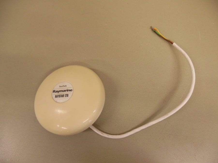 Raymarine Raystar 120 - E32025 - GPS Antenna Sensor w/ Short Cable - Good Cond