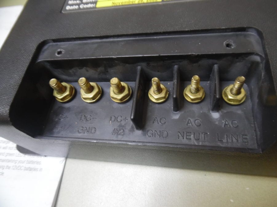 Guest Charger 2610-230 Marine 2-Bank Battery Charger 10A | Input 230V Output 12V - Image 4