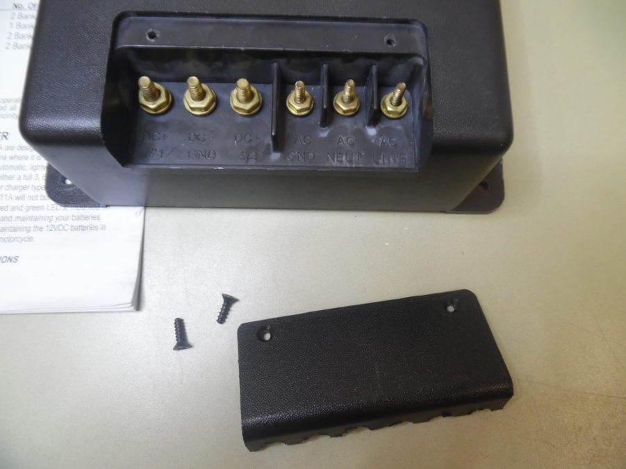 Guest Charger 2610-230 Marine 2-Bank Battery Charger 10A | Input 230V Output 12V - Image 3