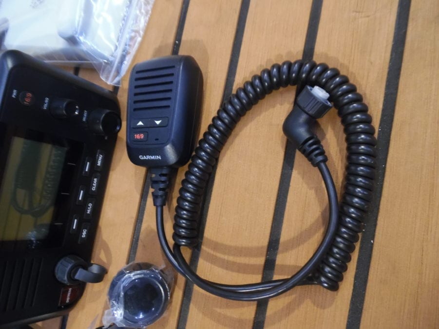 Garmin VHF 201 AIS Marine Radio Transceiver w/ Microphone - TESTED - Image 3