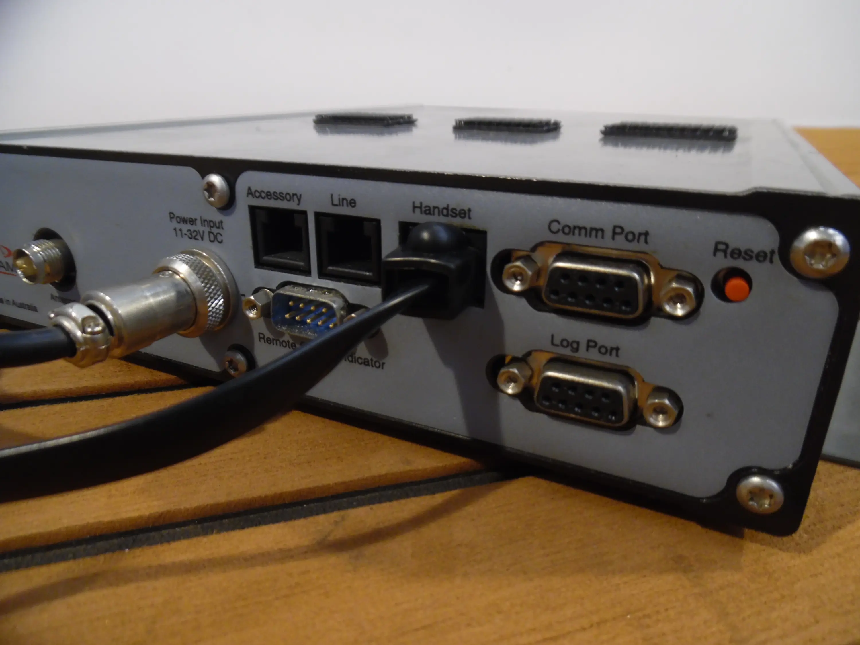 BEAM COMMUNICATIONS RST100 REMOTE SATELLITE TERMINAL w/ POWER ADAPTER ...