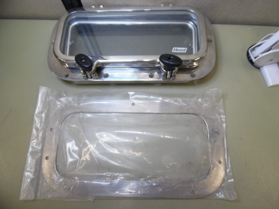 BOMAR / POMPANETTE Stainless Rectangular Extruded Port-Light - Image 3