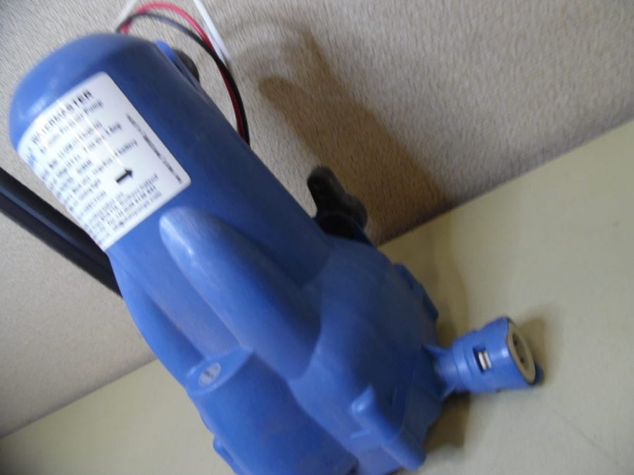 Whale FW1225 (B) Watermaster 3.0 GPM, 24 V d.c Fresh Water Pump - NEW - Image 2