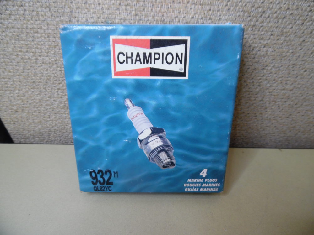QTY Lot of 4 CHAMPION 932 QL82YC Marine SPARK PLUGS 4 Pack Box Max