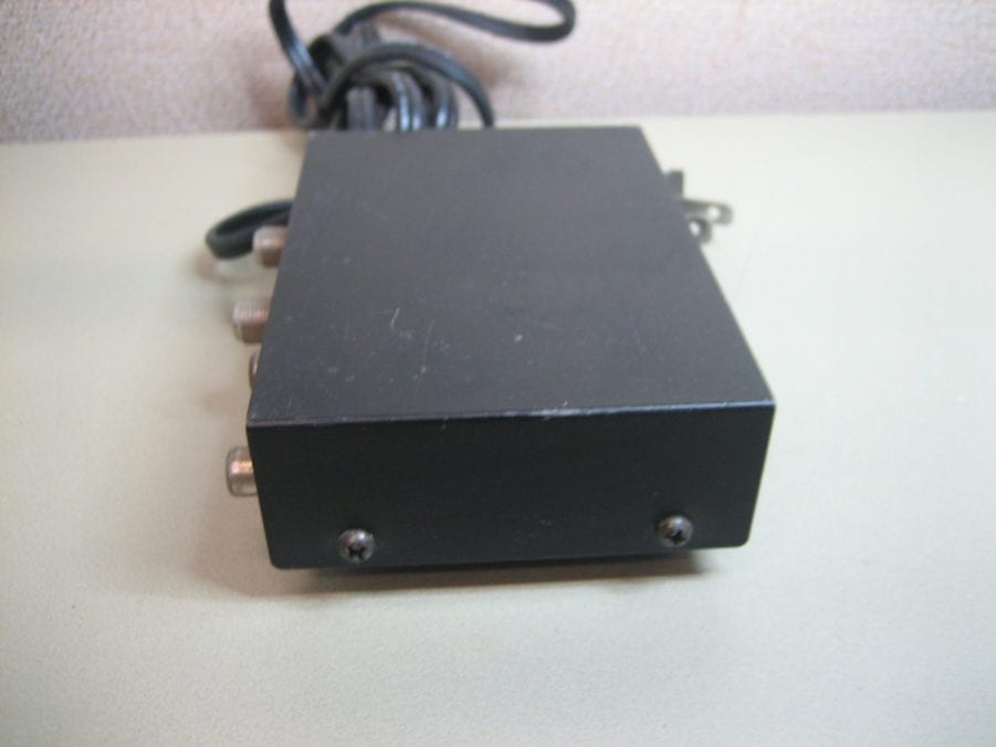 Radio Shack 15-1283 TV Video-Computer RF Modulator VHF Converter - Image 4