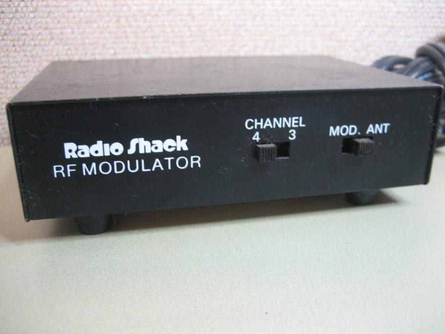 Radio Shack 15-1283 TV Video-Computer RF Modulator VHF Converter - Image 2