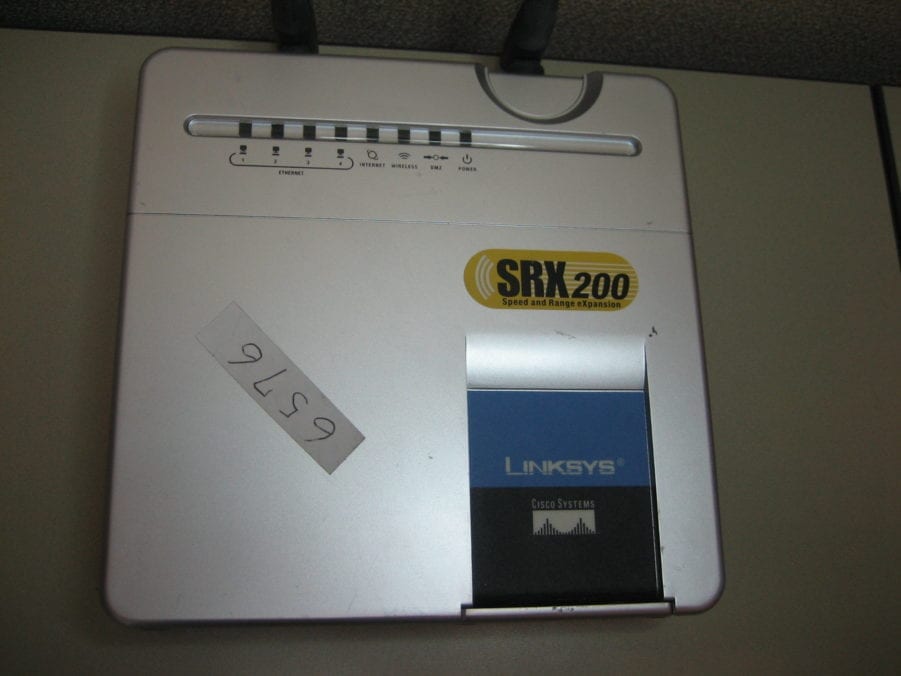 Linksys WRT54GX2 SRX200 54 Mbps 4-Port 10/100 Wireless-G Router - Image 3