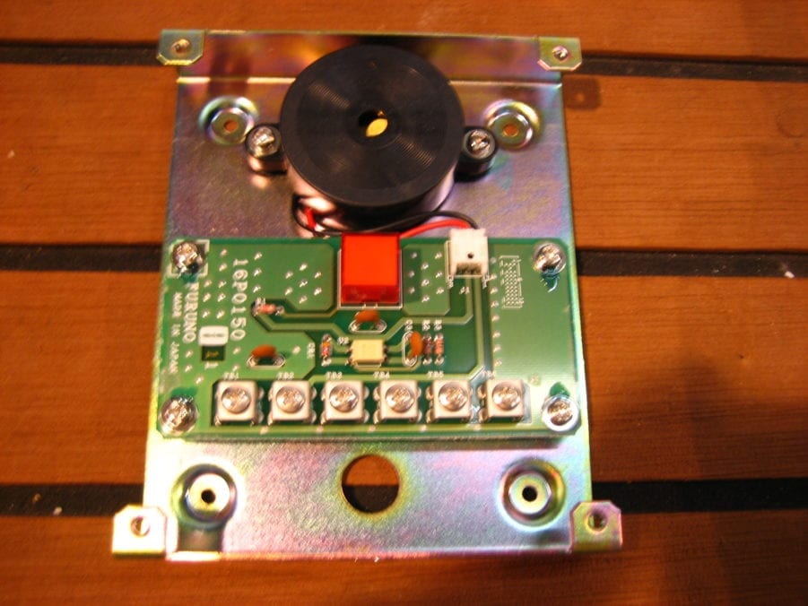 Furuno *NEW* IC-302 Inmarsat-MES Distress Alert Unit - Image 5