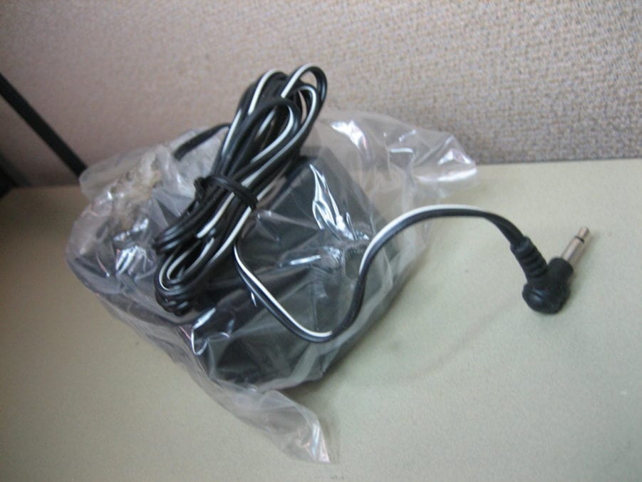 OEM Icom SP-10 External VHF 3.5mm 4-Ohm Speaker w/ Bracket - Image 6