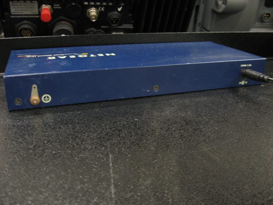 Netgear DS108 8-Port Dual Speed Hub 10-100 Mbps - Free US Shipping - Image 3