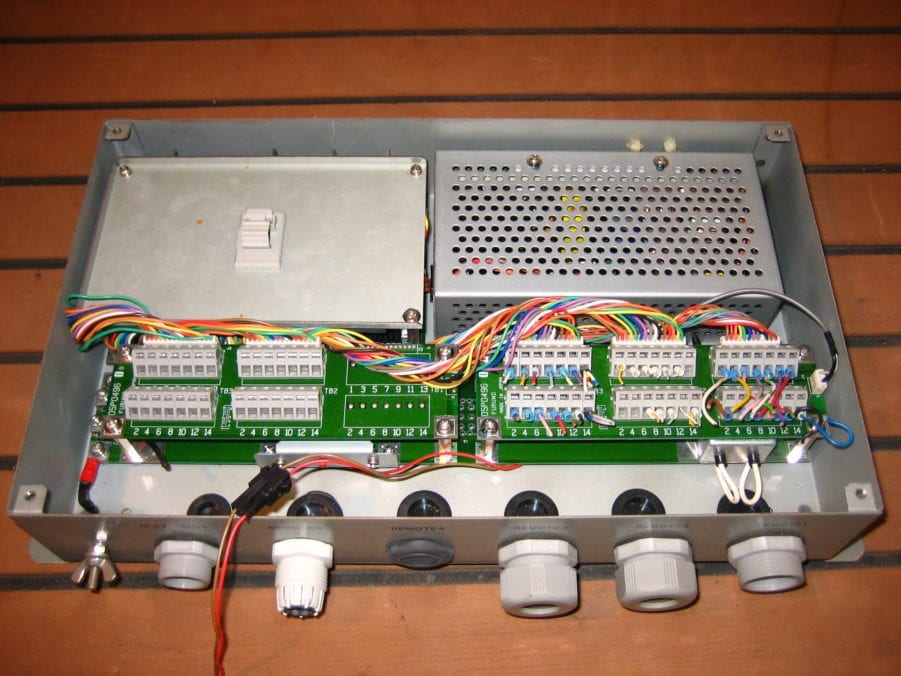 Furuno DB-500 Distribution Box for SSB and VHF - Image 4