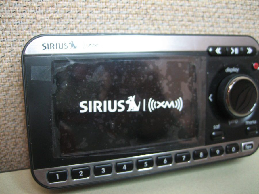 Sirius XM SXMIR1 MiRGE Dual-Band Interoperable Satellite Radio Receiver - Image 3