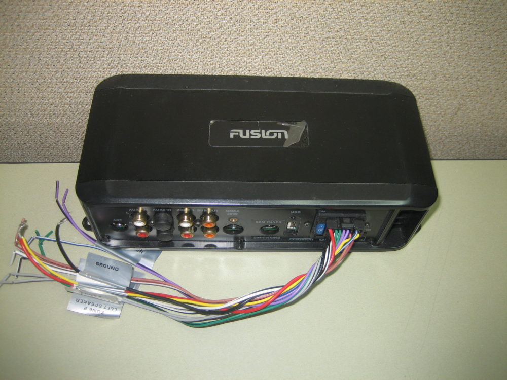 FUSION MSBB300 MARINE BLACK BOX STEREO BLUETOOTH USB NMEA ASIS Max