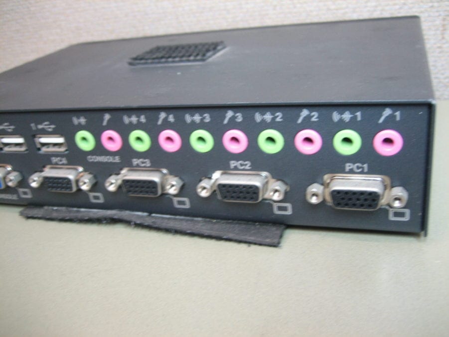 Avocent 520-338-001 SwitchView 4-Port USB KVM Switch - Image 5