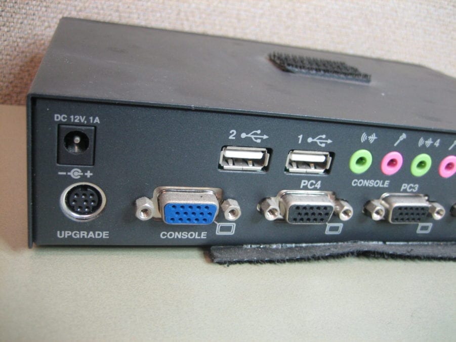 Avocent 520-338-001 SwitchView 4-Port USB KVM Switch - Image 4