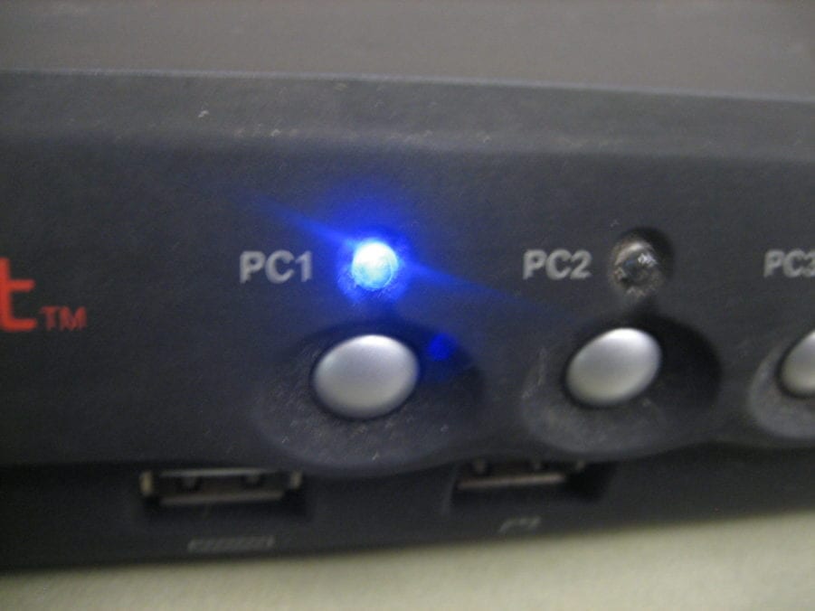 Avocent 520-338-001 SwitchView 4-Port USB KVM Switch - Image 10