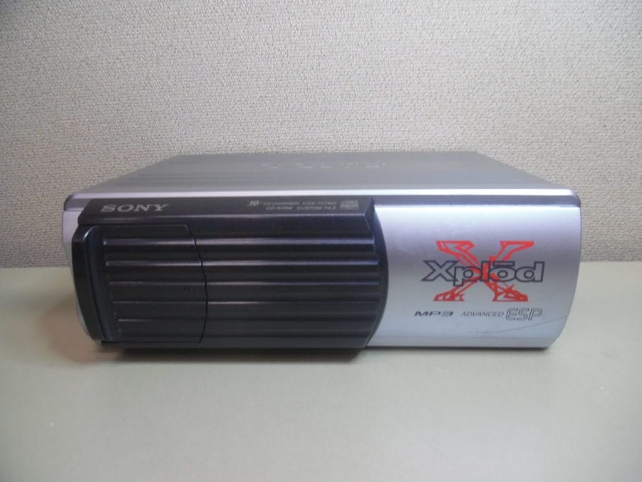 Sony CDX-757MX 10-DISC CD PLAYER / CHANGER w/ Magazine - Image 3