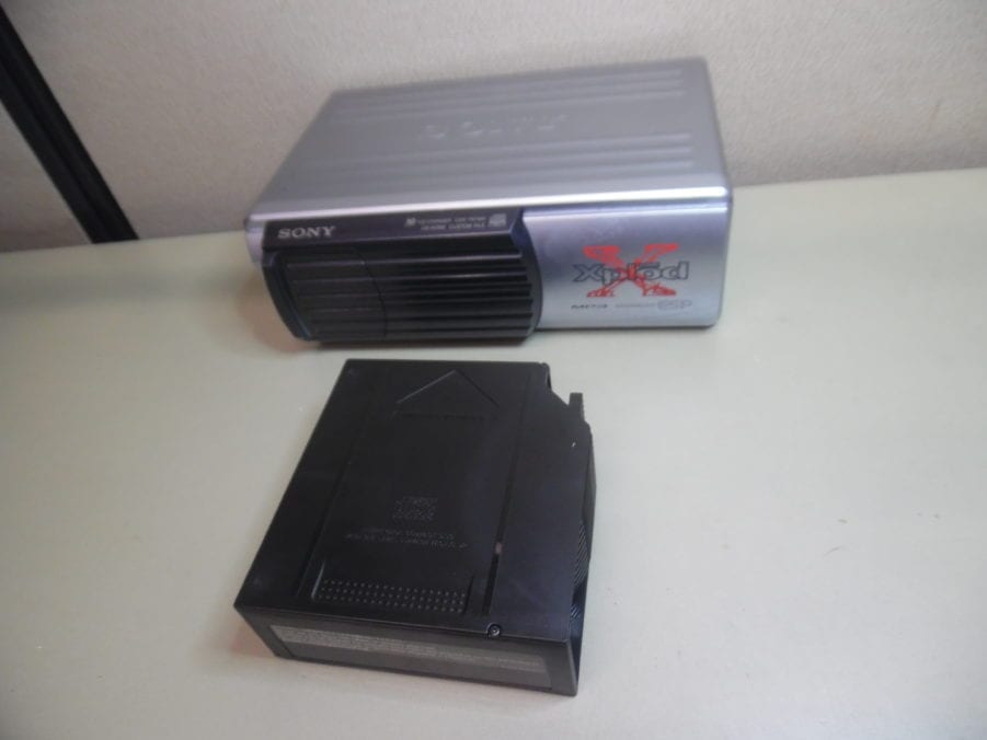 Sony CDX-757MX 10-DISC CD PLAYER / CHANGER w/ Magazine