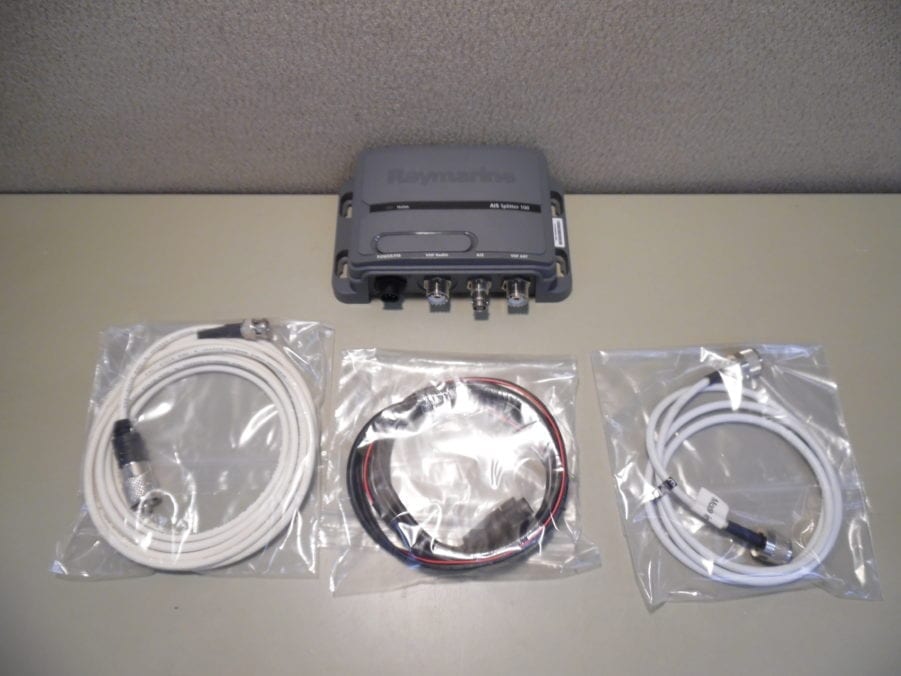 Raymarine AIS Splitter 100 With Cables- A80190 - TESTED / WORKING Good Condition