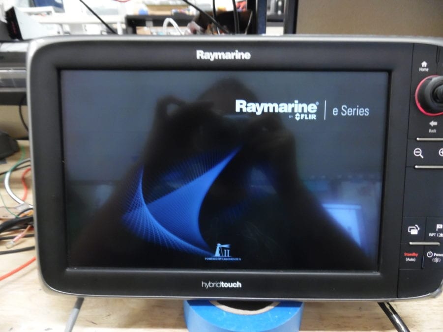 Raymarine e127 Touchscreen MFD Display TESTED & UPDATED E70024 - 90 Day Warr - Image 2