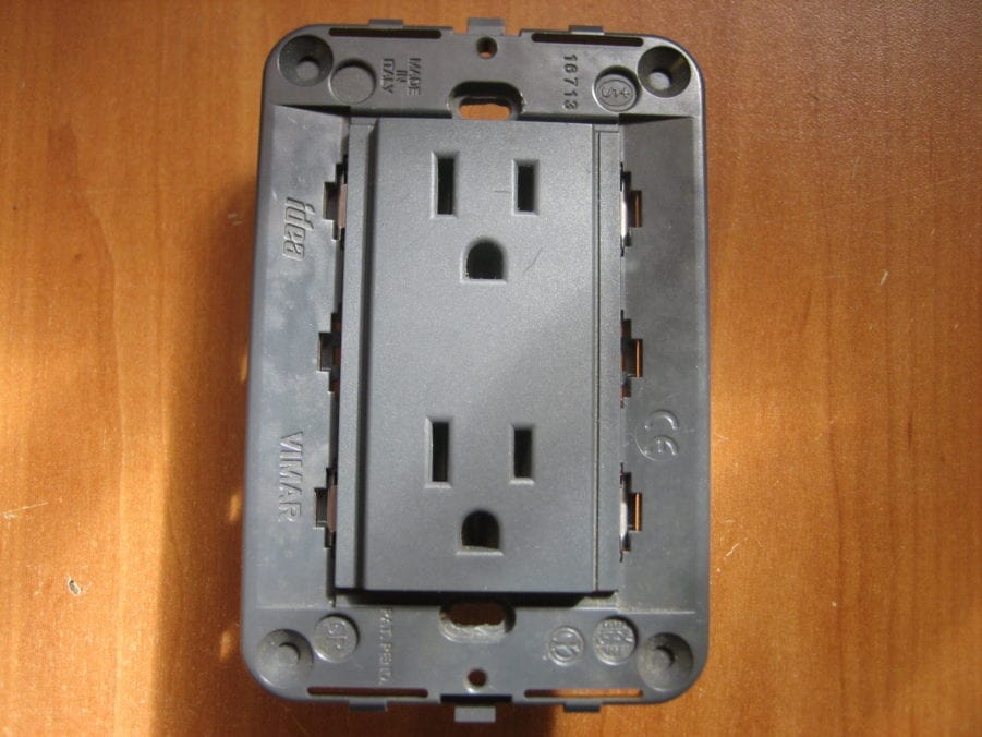 Vimar Idea 16246 2P+E Double Socket Outlet 15A 127V 3 Modules w/ Plate  #16713  -Gray - Free Shipping