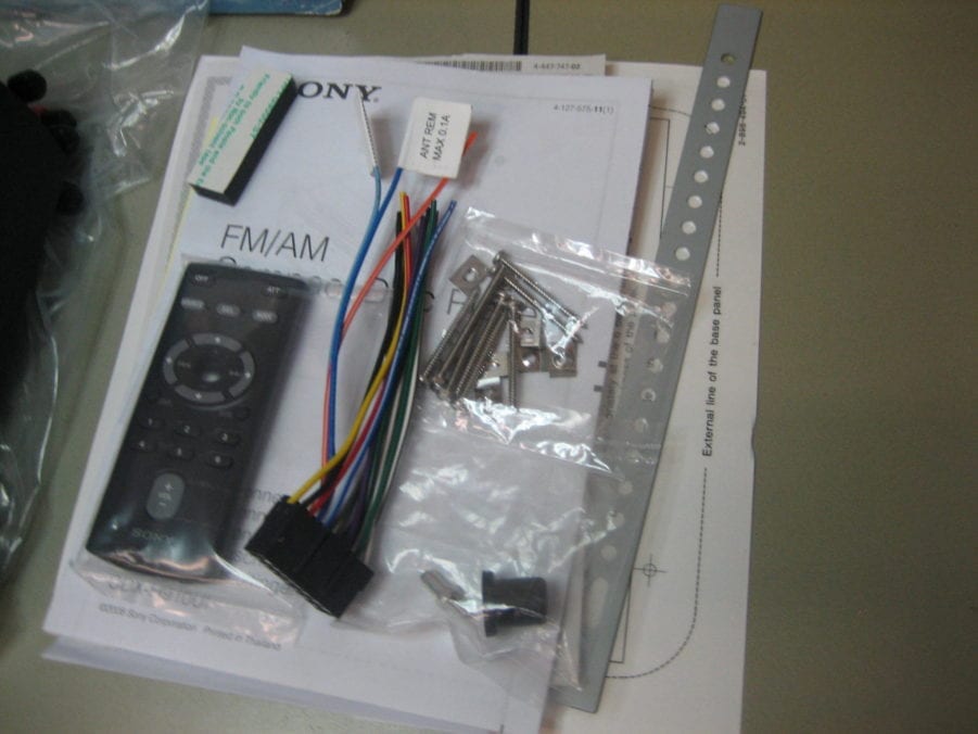 Sony CDX-H910UI Marine Stereo Head Unit AUX/USB/CD/FM/SAT - Image 8