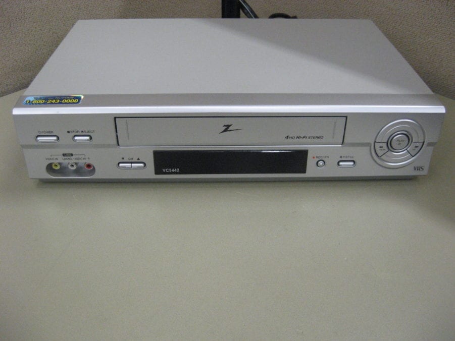 Zenith VCS442 Video Cassette Recorder - Free US Shipping - Image 3